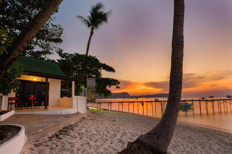 Photo of Samui Pier Beach Front Resort, 3-star hotel in Koh Samui