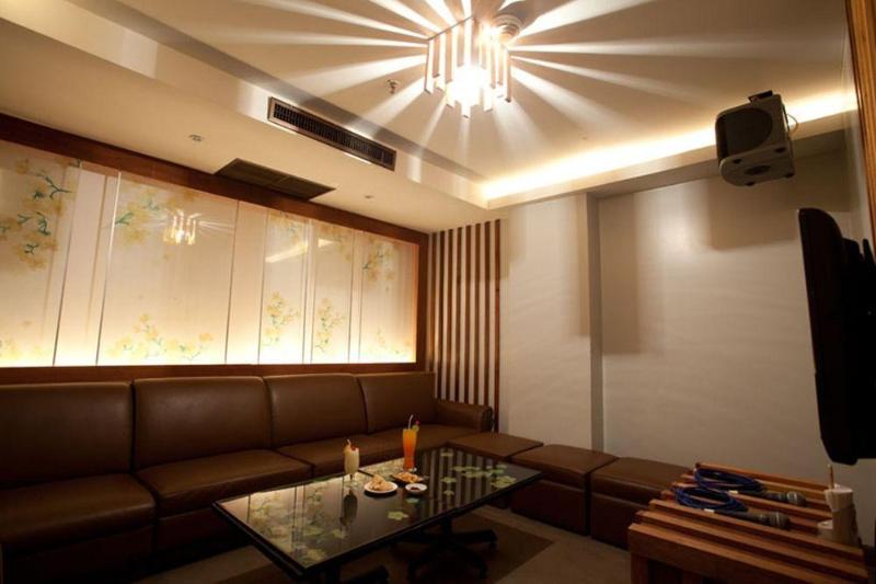 Photo of Ploy Palace Hotel, 3-star hotel in Mukdahan