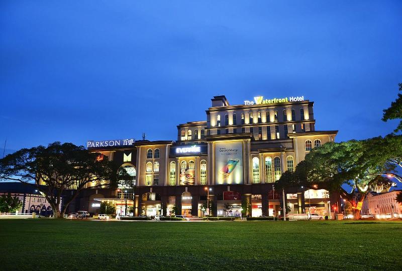 Photo of The Waterfront Hotel, 4-star hotel in Kuching (and vicinity)