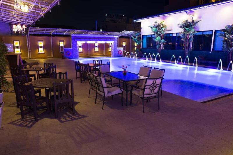 Photo of Ruean Phae Royal Park Hotel, 4-star hotel in Phitsanulok