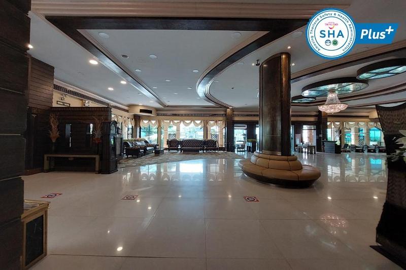 Photo of Ruean Phae Royal Park Hotel, 4-star hotel in Phitsanulok