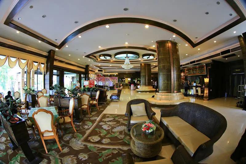 Photo of Ruean Phae Royal Park Hotel, 4-star hotel in Phitsanulok