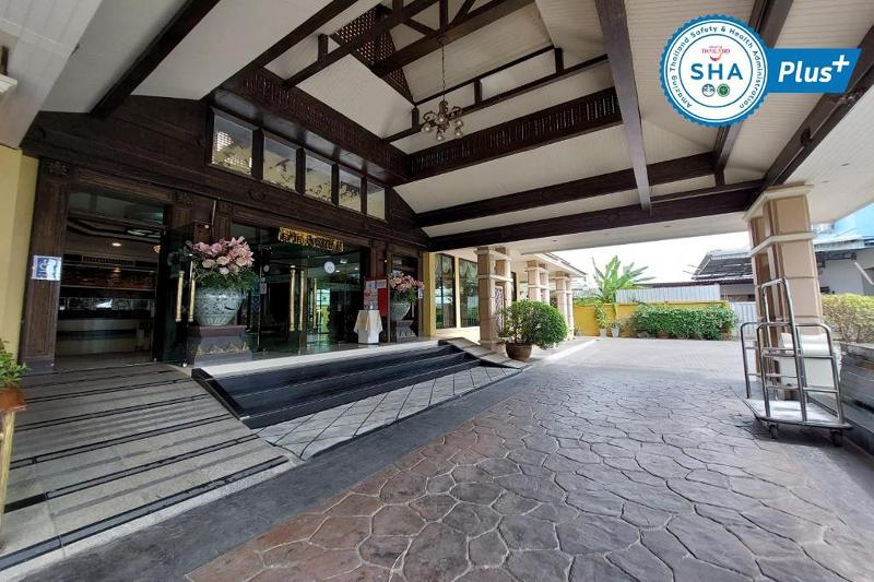Photo of Ruean Phae Royal Park Hotel, 4-star hotel in Phitsanulok