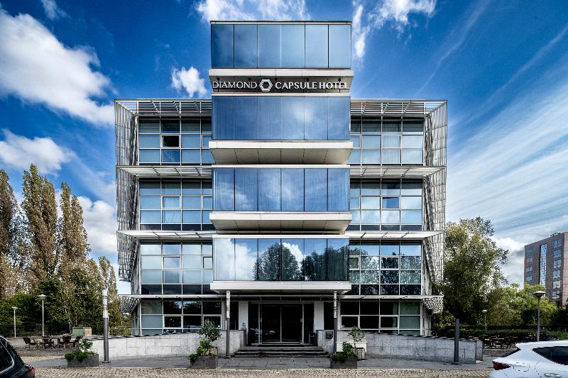 Diamond Capsule Hotel Amsterdam South exterior, 2-Star hotel in Amsterdam