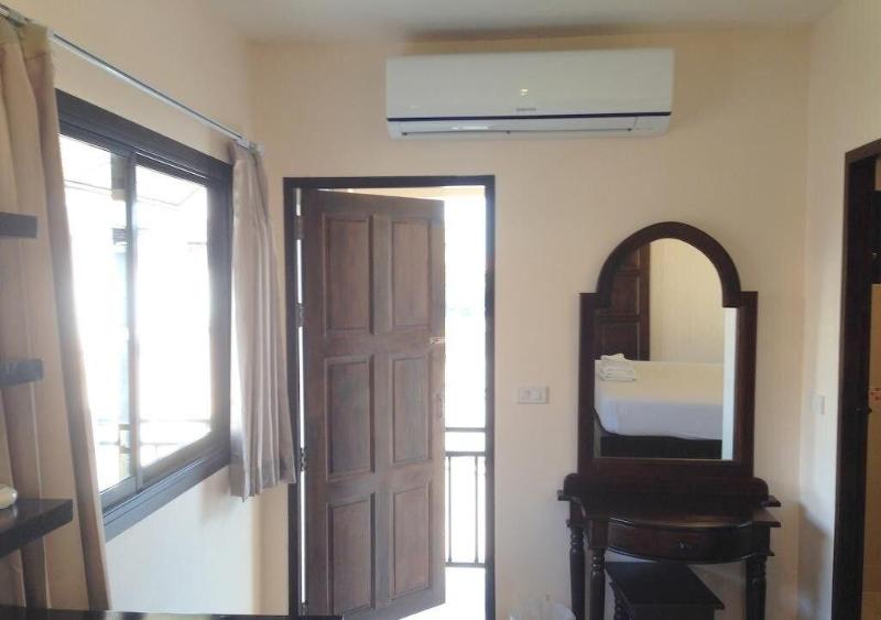 Photo of Panupong Hotel, 2-star hotel in Chaweng City Center