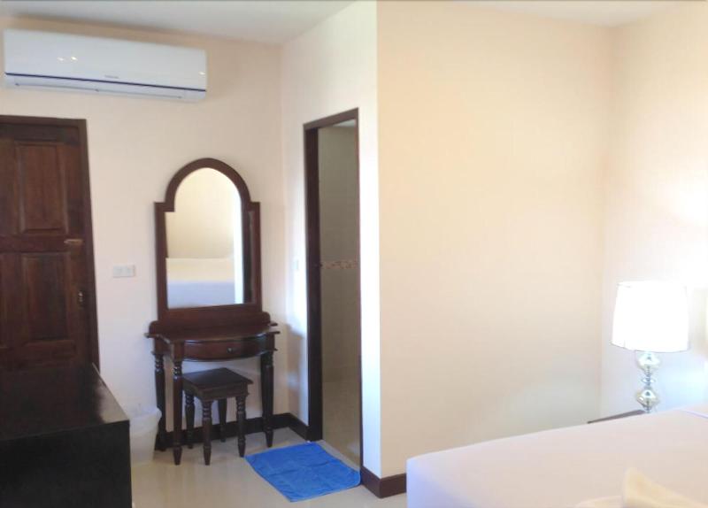 Photo of Panupong Hotel, 2-star hotel in Chaweng City Center