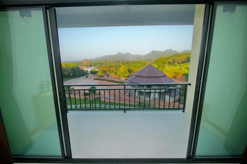 Photo of Takhun Mountain View Hotel, 3-star hotel in Surat Thani (and vicinity)