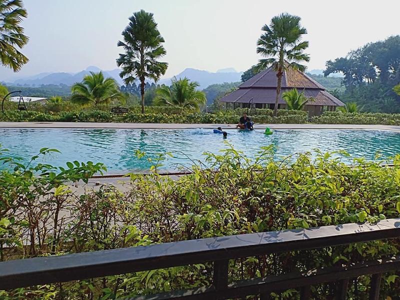 Photo of Takhun Mountain View Hotel, 3-star hotel in Surat Thani (and vicinity)