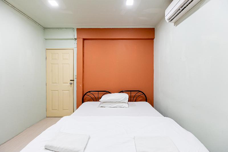 Freesia Saladaeng Silom Apartments, Singapore