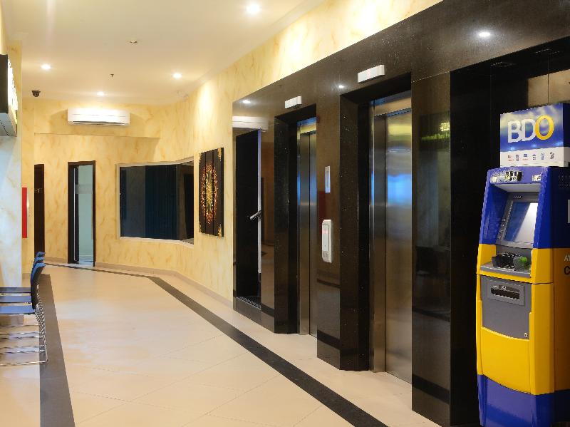 Photo of Queens Hotel, 4-star hotel in Angeles City (and vicinity)