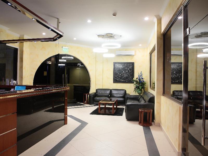 Photo of Queens Hotel, 4-star hotel in Angeles City (and vicinity)