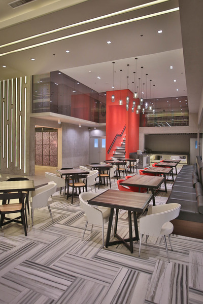 Photo of B Hotel Quezon City, 4-star hotel in Diliman