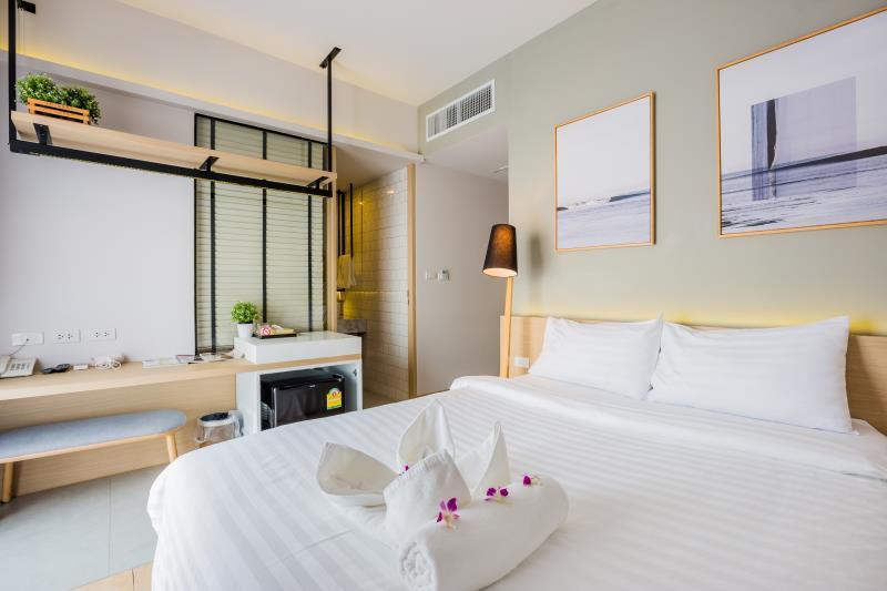 Photo of Snoozz Hotel - Hostel, 2-star hotel in Downtown Krabi