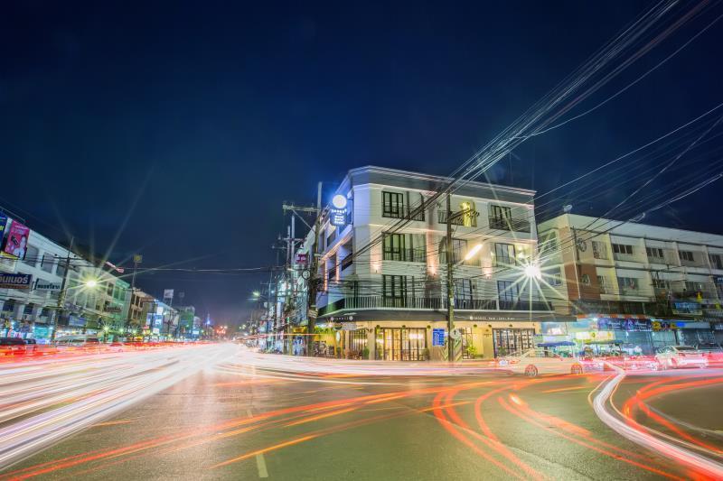 Photo of Snoozz Hotel - Hostel, 2-star hotel in Downtown Krabi