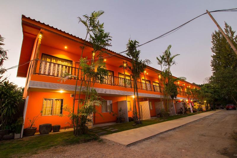 Honeyland Resort exterior,  hotel in Hang Dong