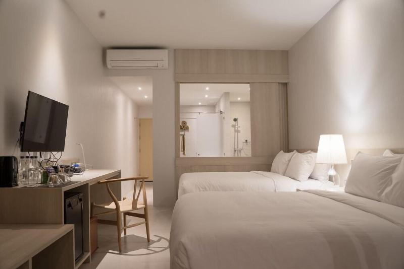 Tri-Shawa Resort, Singapore