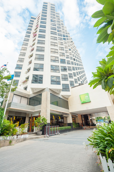 The Seasons, Singapore