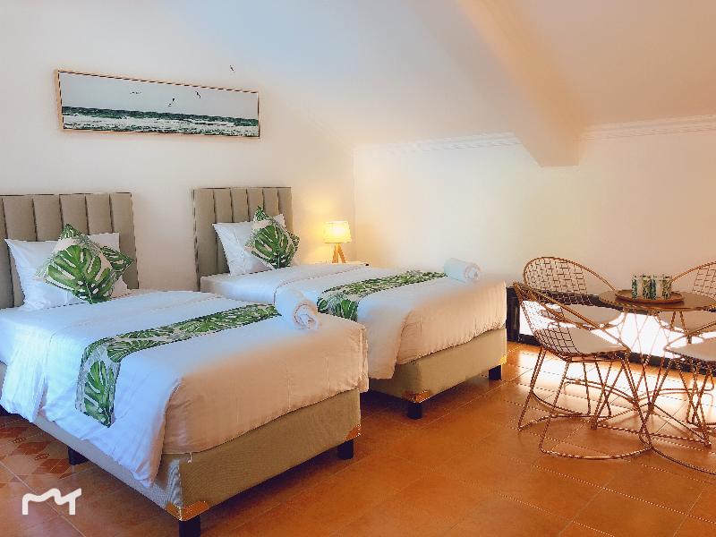 Photo of Grand Blue Beach Hotel, 2-star hotel in Aklan