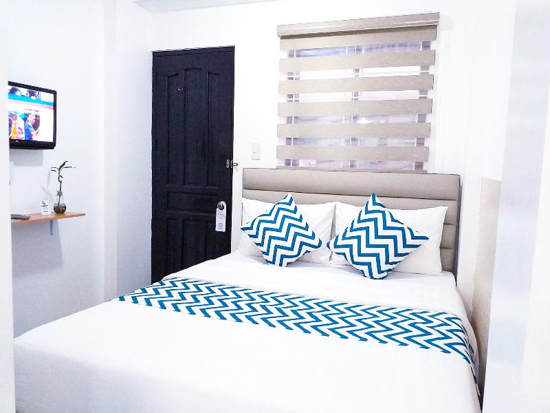 Photo of Grand Blue Beach Hotel, 2-star hotel in Aklan