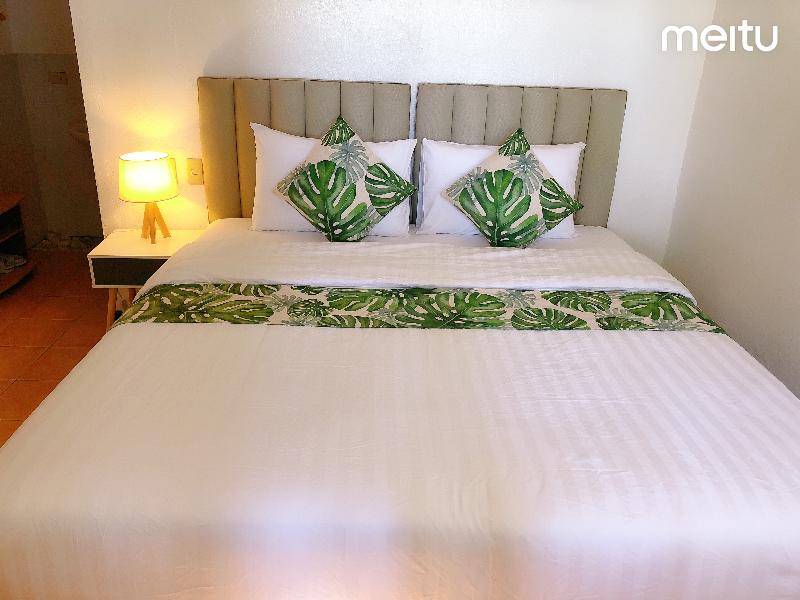 Photo of Grand Blue Beach Hotel, 2-star hotel in Aklan