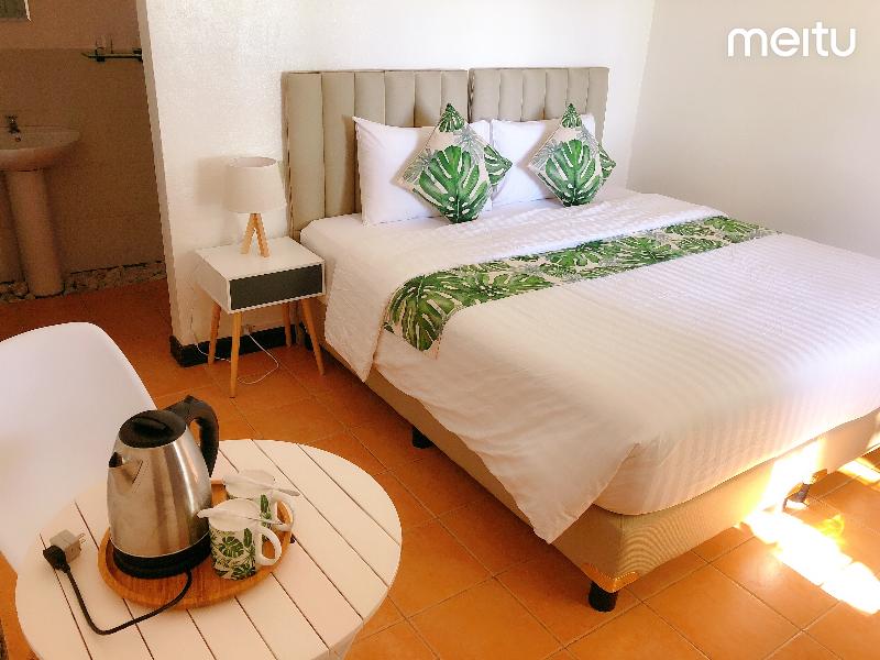 Photo of Grand Blue Beach Hotel, 2-star hotel in Aklan