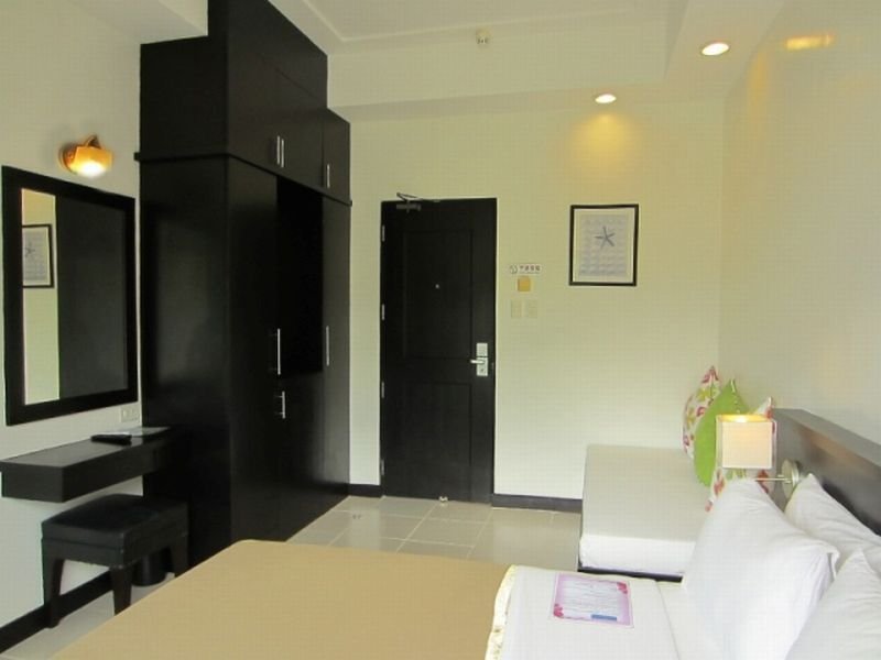 One Crescent Place exterior, 4-Star hotel in Aklan