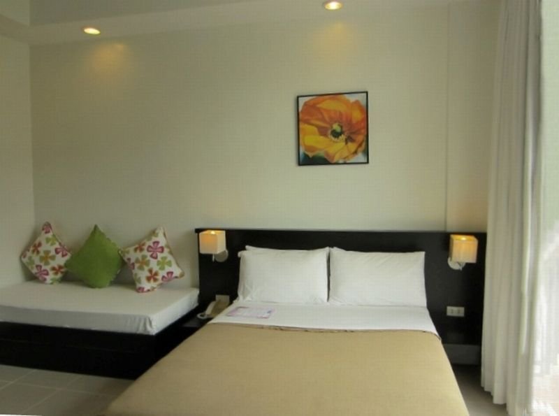 Photo of One Crescent Place, 4-star hotel in Aklan