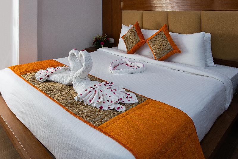 Photo of Hotel Decent Suites - Delhi Airport, 3-star hotel in South West