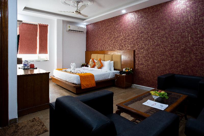 Photo of Hotel Decent Suites - Delhi Airport, 3-star hotel in South West