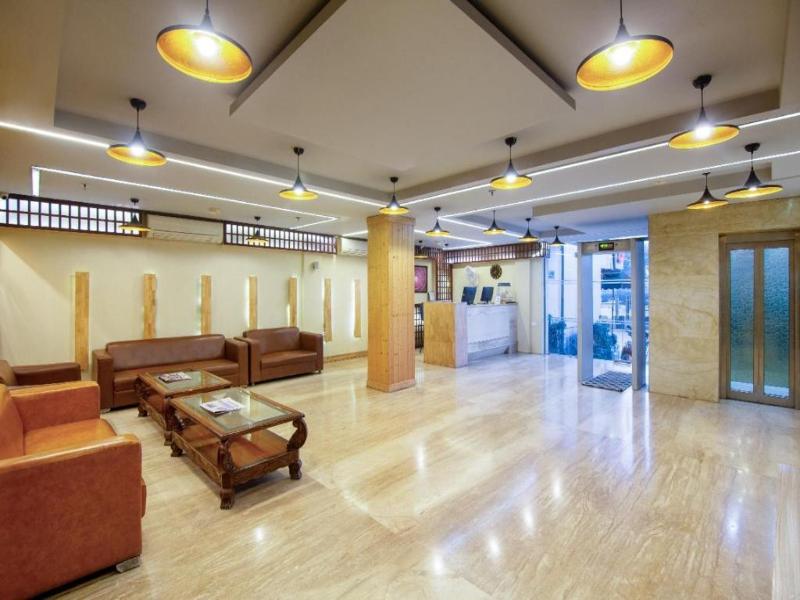 Photo of Hotel Decent Suites - Delhi Airport, 3-star hotel in South West