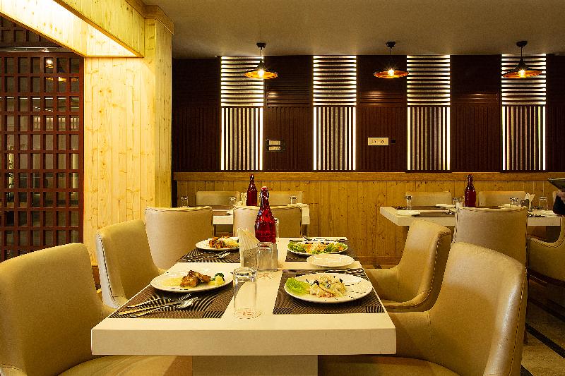 Photo of Hotel Decent Suites - Delhi Airport, 3-star hotel in South West