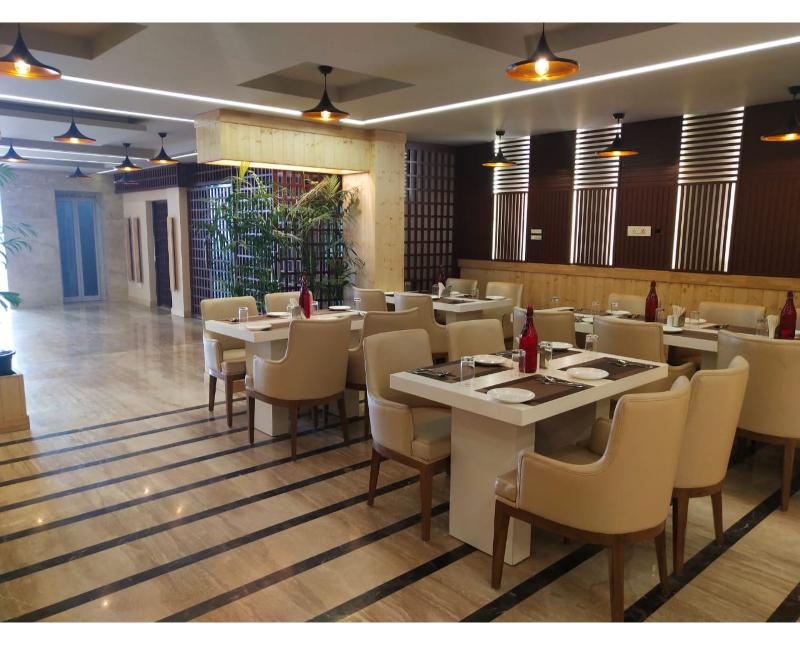 Photo of Hotel Decent Suites - Delhi Airport, 3-star hotel in South West