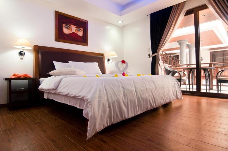 Giulius Boracay Italian Resort exterior, 2-Star hotel in Aklan