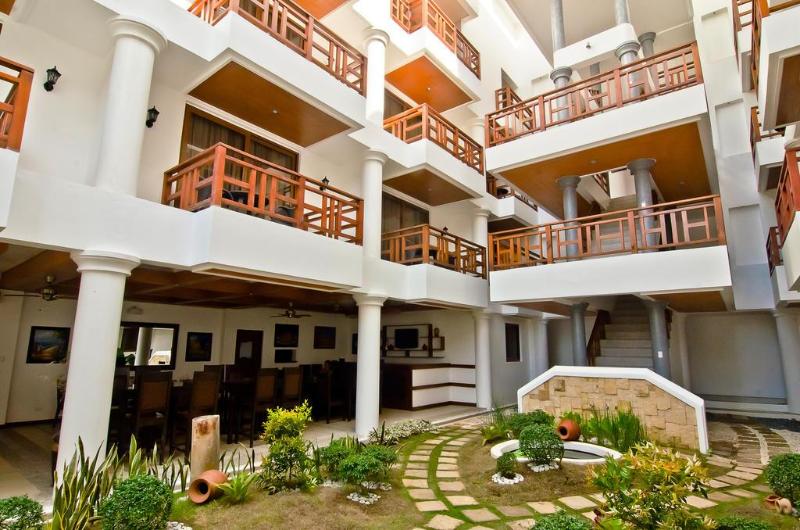 Photo of Giulius Boracay Italian Resort, 2-star hotel in Aklan