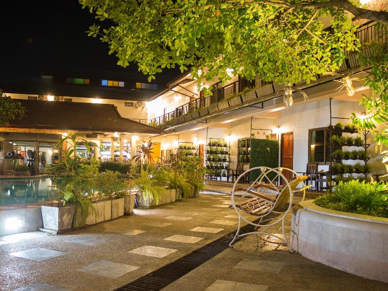 Photo of Medio De Pai Hotel, 4-star hotel in Mae Hong Son (province)