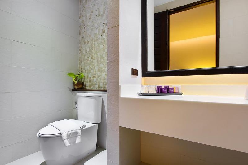 Photo of Rimnaam Klangchan Hotel, 4-star hotel in Chanthaburi