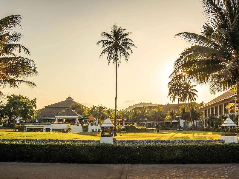 Photo of The Nouveau Chumphon Beach Resort & Golf, 4-star hotel in Chumphon
