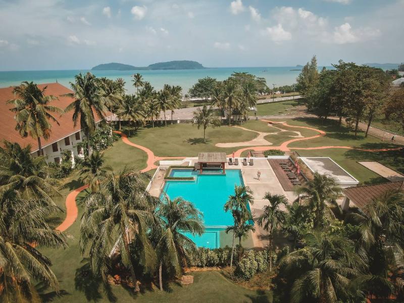 Photo of The Nouveau Chumphon Beach Resort & Golf, 4-star hotel in Chumphon