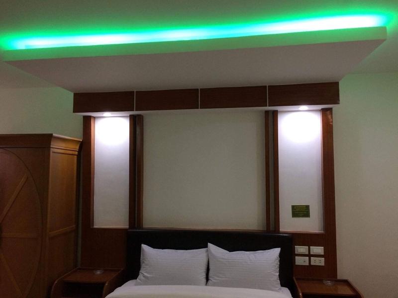 Photo of RedDoorz @ Ranchotel Alabang, 3-star hotel in Alabang