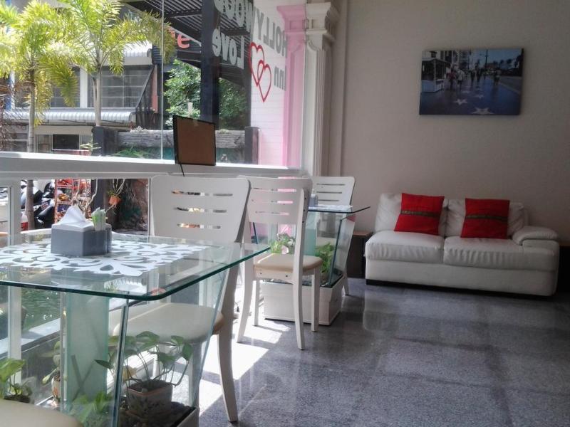 Photo of Hollywood Dannok Hotel, 2-star hotel in Danok
