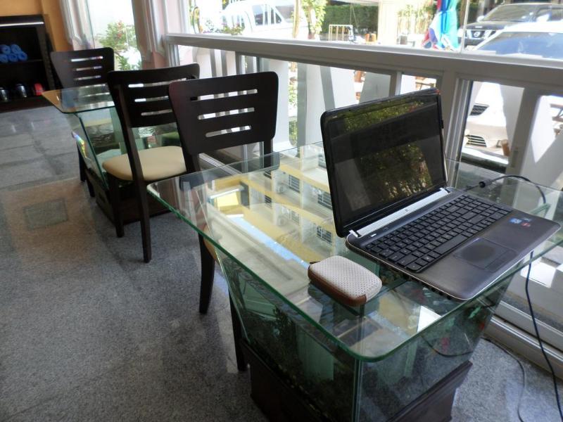 Photo of Hollywood Dannok Hotel, 2-star hotel in Danok