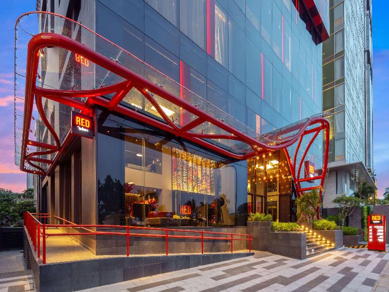 Radisson RED Danang, Singapore