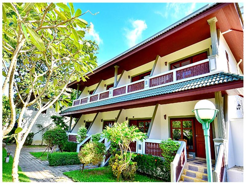First Bungalow Beach Resort, Singapore
