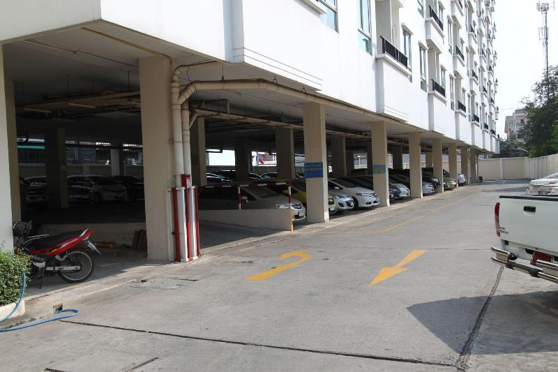 Photo of The Royal Bee Apart Hotel, 3-star hotel in Anusawari