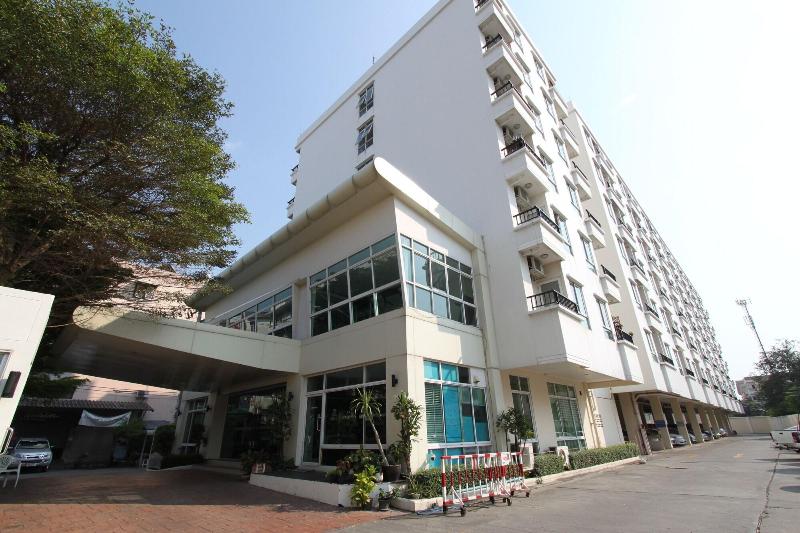 Photo of The Royal Bee Apart Hotel, 3-star hotel in Anusawari