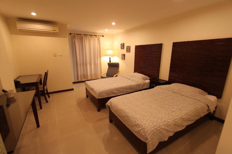 Photo of The Royal Bee Apart Hotel, 3-star hotel in Anusawari