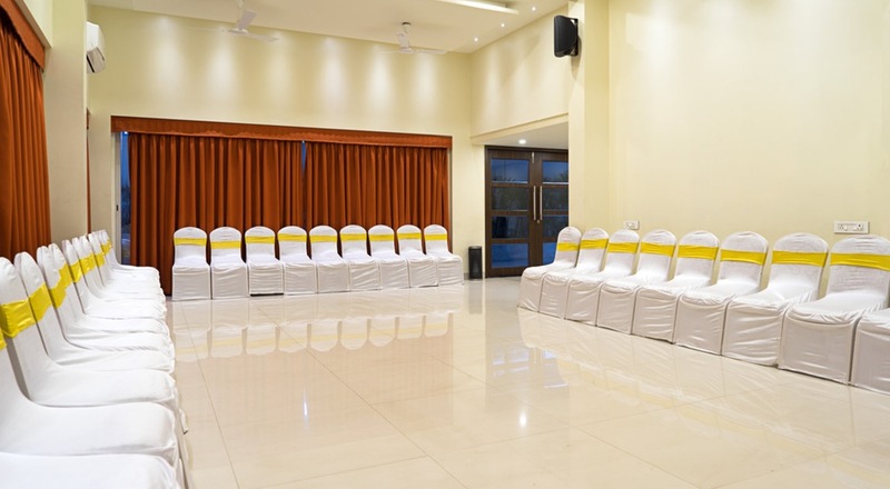Photo of Treebo Premium Grand Emerald, 3-star hotel in Pune District