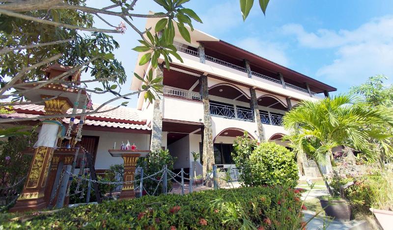 Lotus Friendly Hotel exterior, 3-Star hotel in Koh Samui