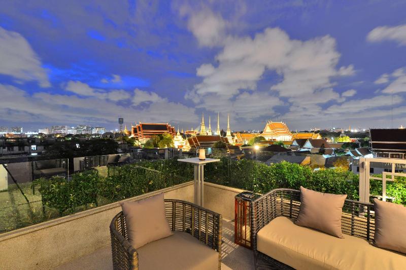 Riva Arun Bangkok, Singapore