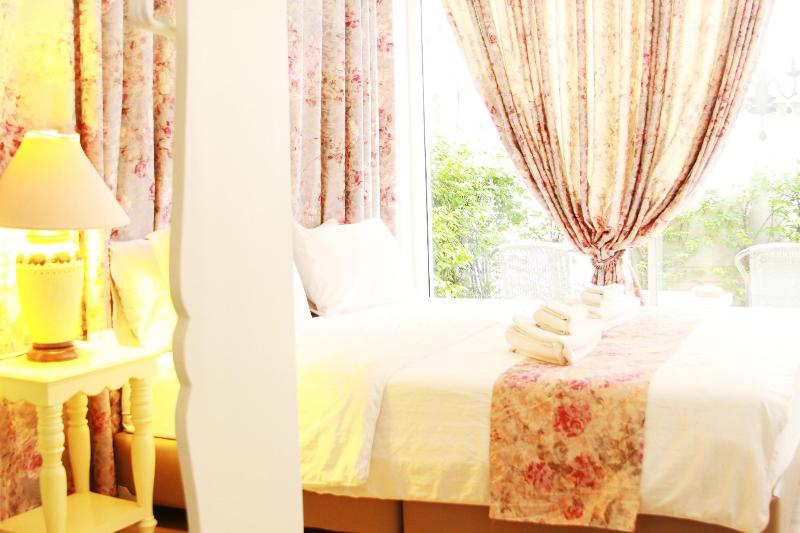 Photo of Nika Guesthouse, 2-star hotel in Bangla Road